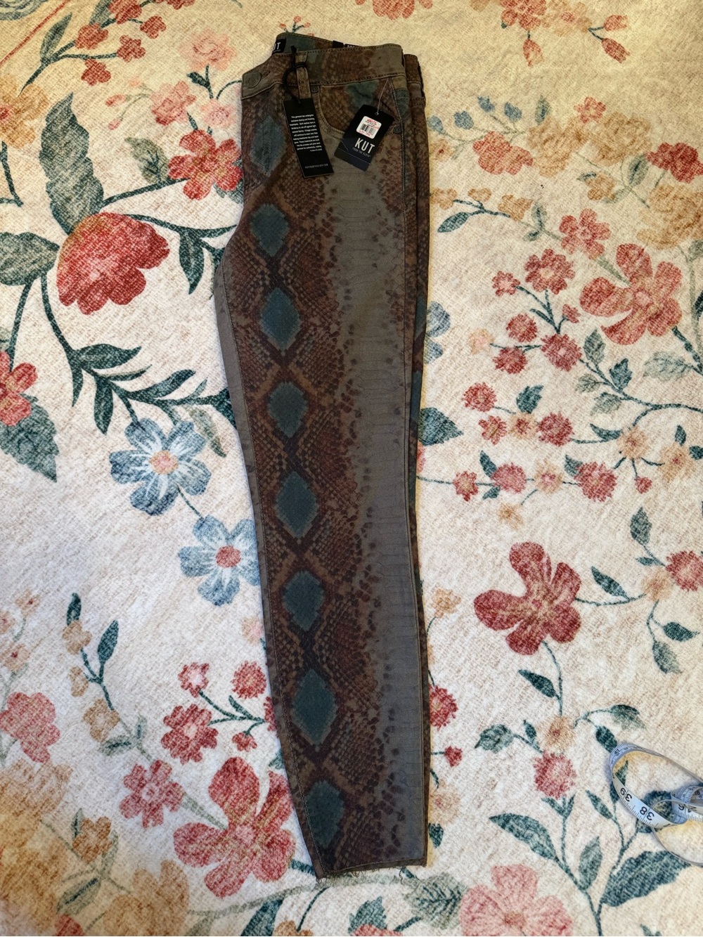 Kut from the Kloth Brown and Gray Snake-Print Skinny Jeans - Picture 2 of 10